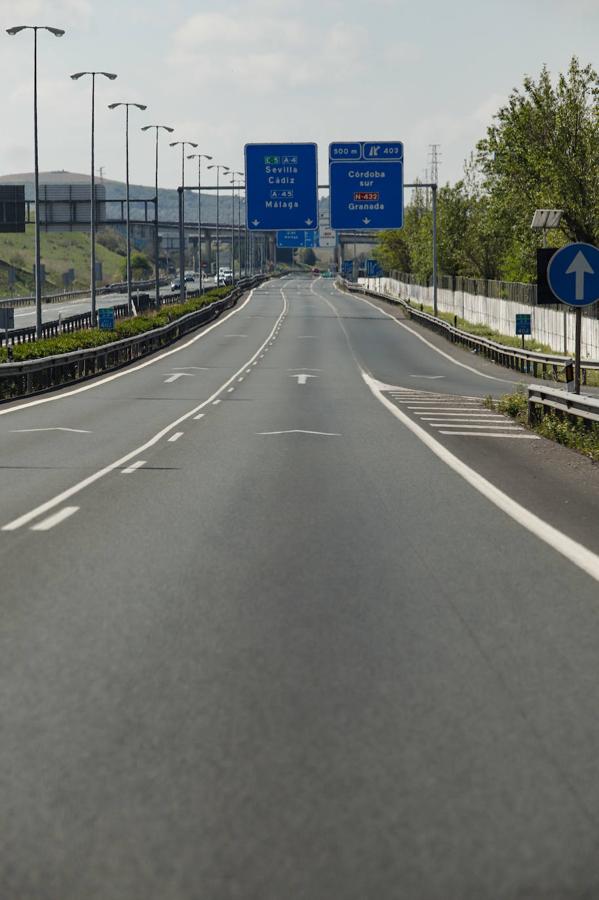 Las carreteras vacías de Córdoba por el coronavirus, en imágenes