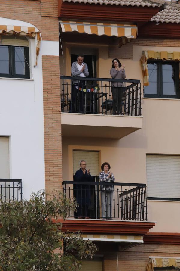 El aplauso de los balcones de Córdoba a los sanitarios, en imágenes (I)