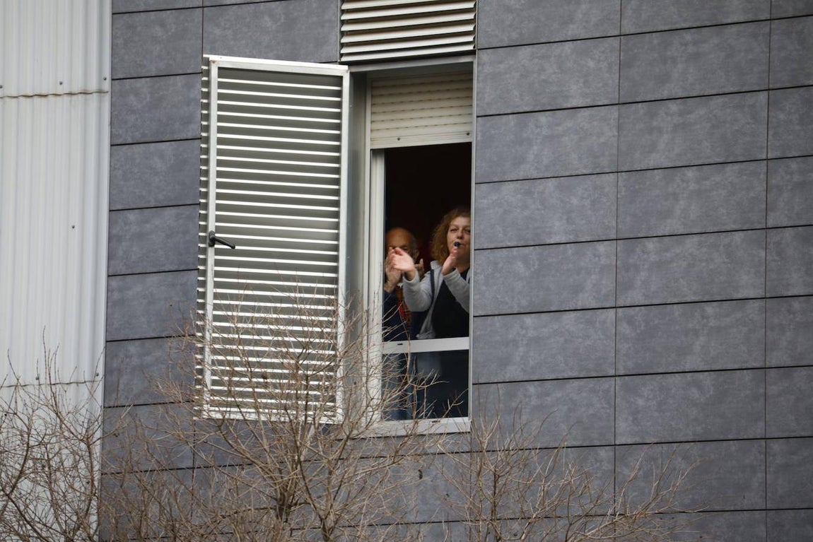 El aplauso de Córdoba a los sanitarios, en imágenes (II)