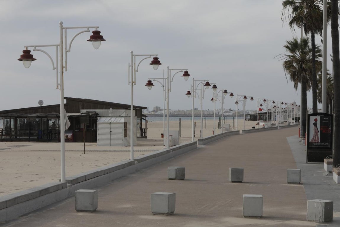 FOTOS: Cádiz en el tercer domingo de confinamiento