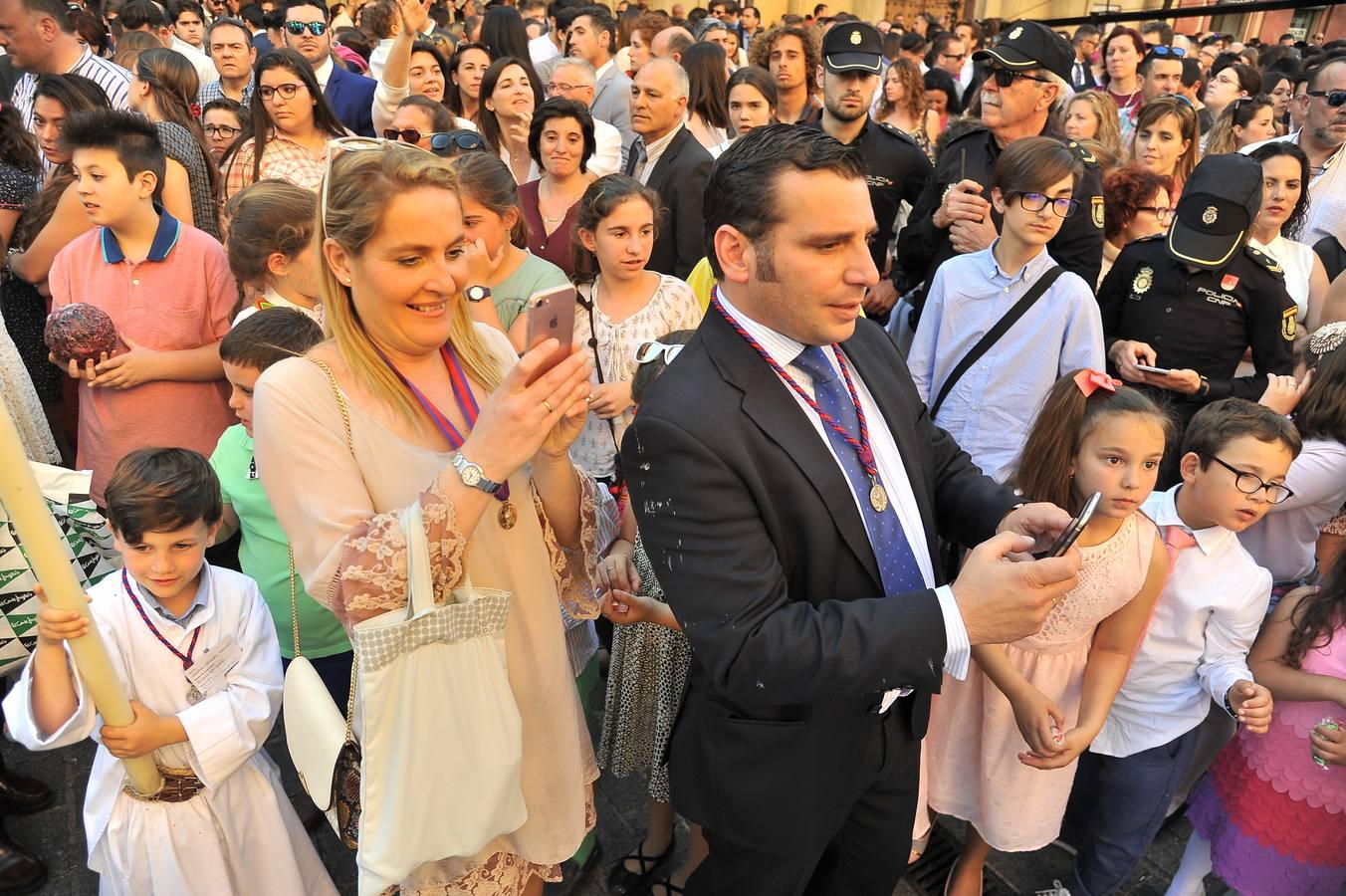 Los padres que acompañan a sus hijos cada Domingo de Ramos en la Borriquita. 