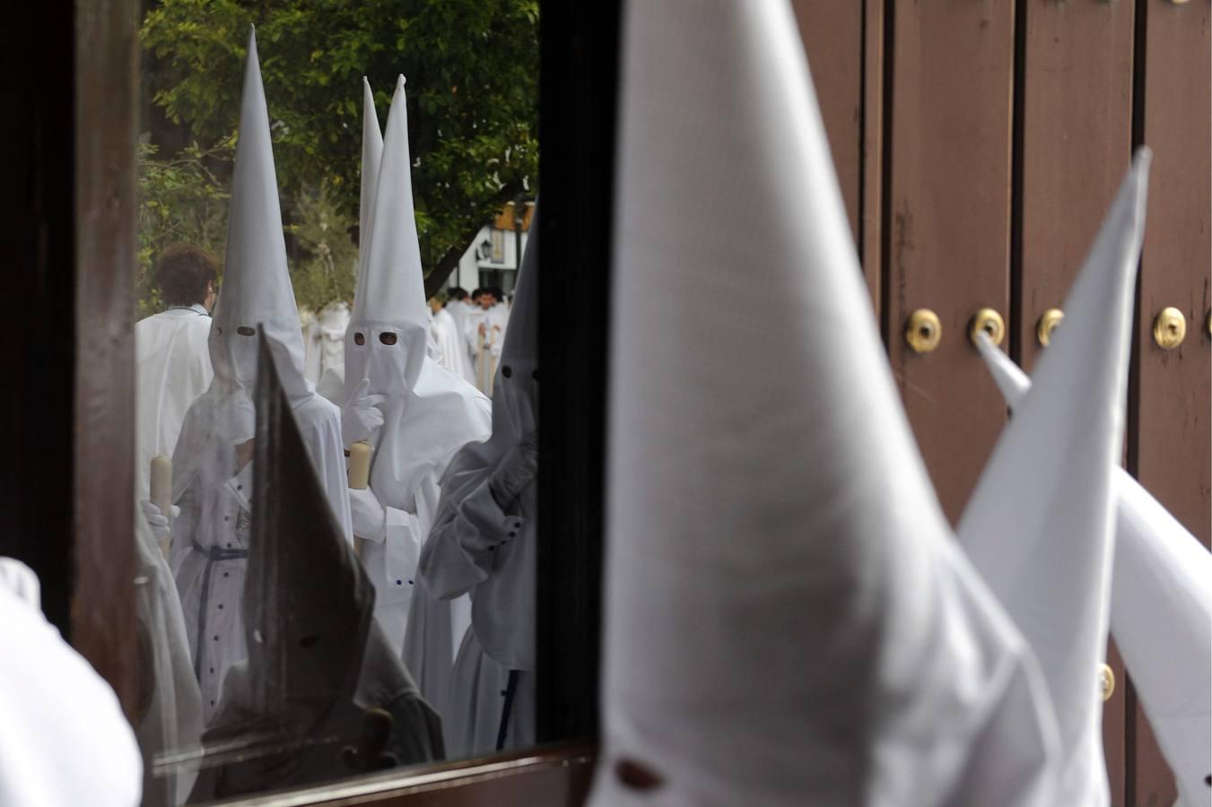 Detalle de los nazarenos de la Paz. 