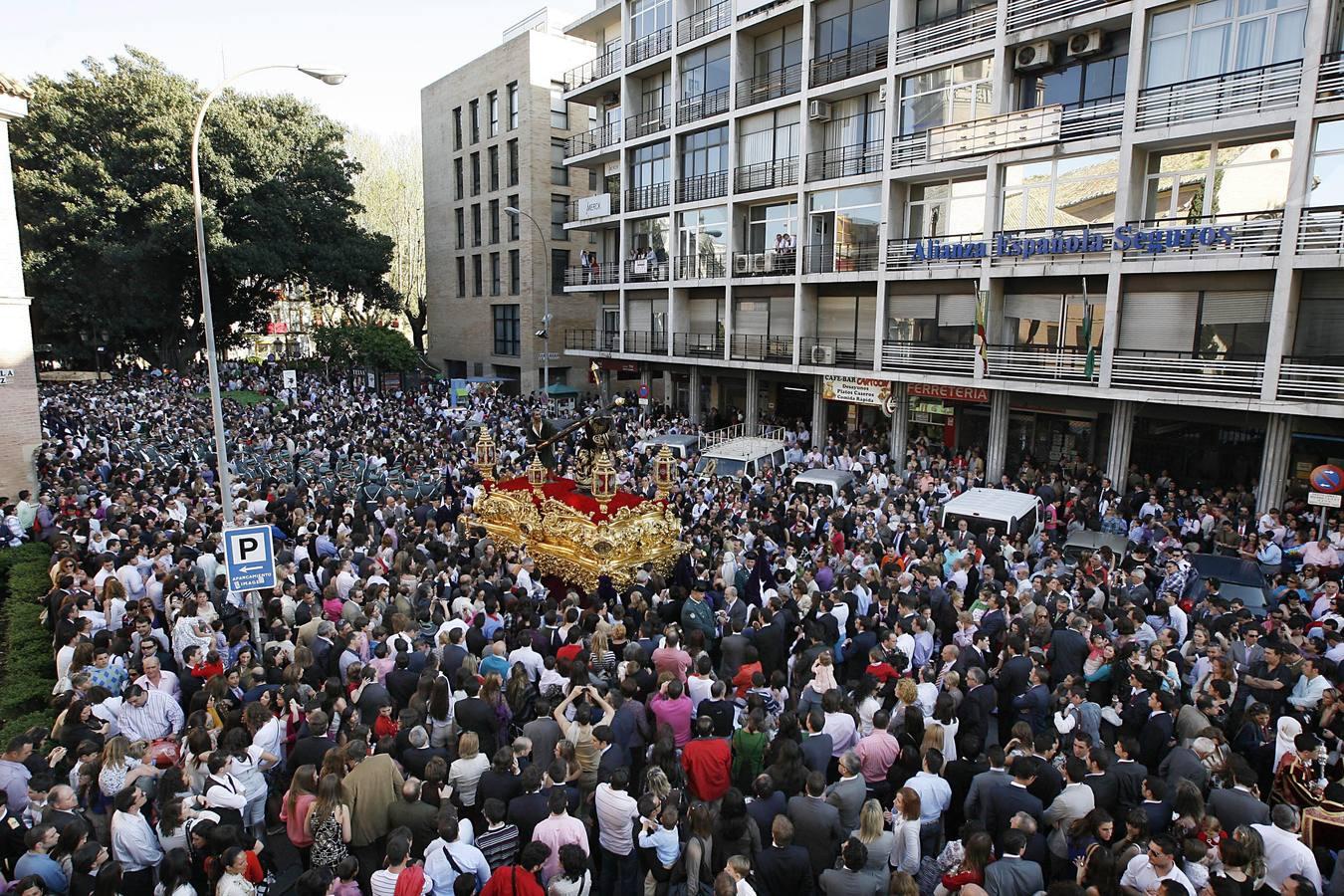 El misterio de San Roque ante el monumento a Santa Ángela. 