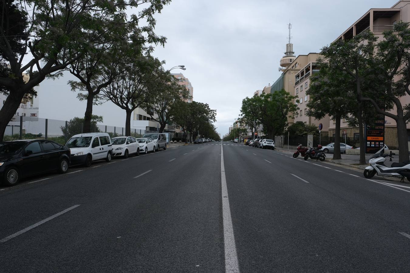 FOTOS: Coronavirus y confinamiento en Cádiz. Calles y plazas el miércoles 1 de abril 2020
