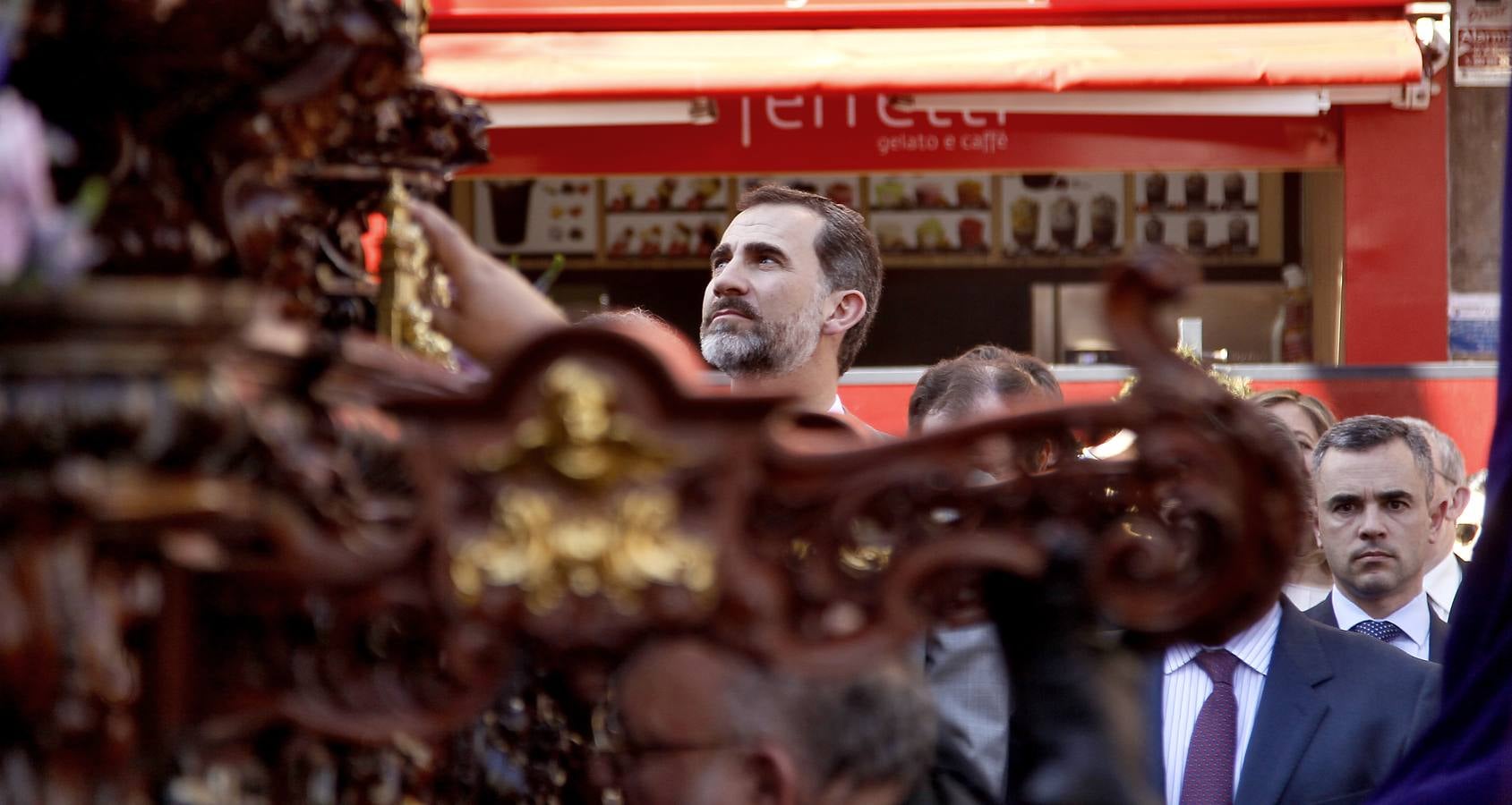 Su Majestad del Rey Felipe VI siguiendo el paso de las hermandades en La Campana