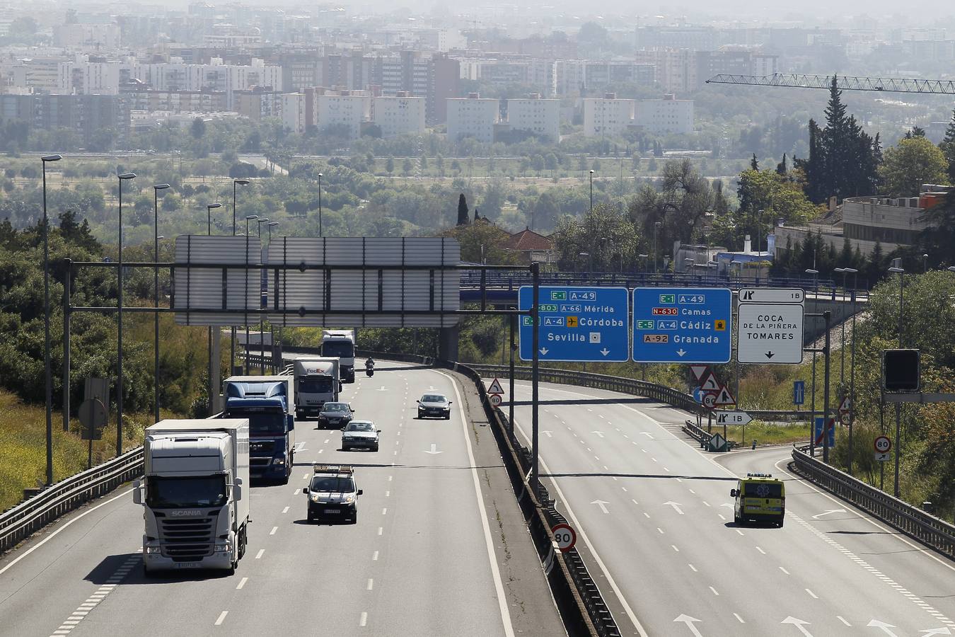 Coronavirus en Sevilla: Exhaustivos controles de tráfico para evitar desplazamientos no esenciales