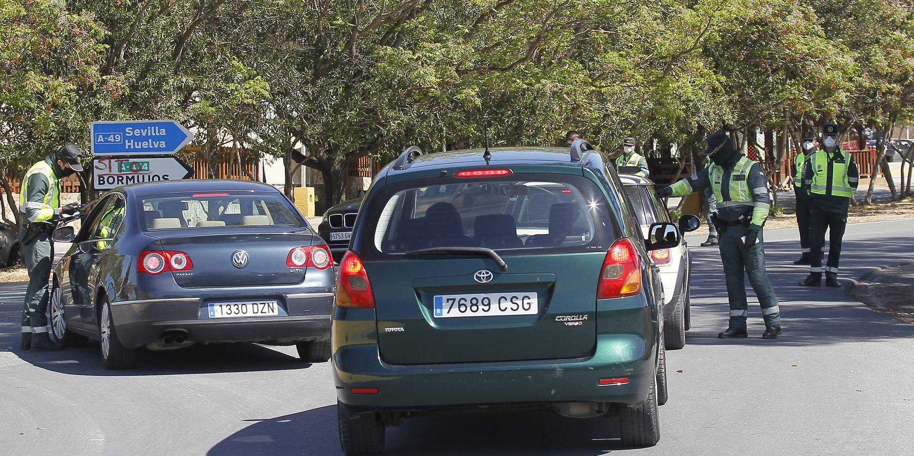 Coronavirus en Sevilla: Exhaustivos controles de tráfico para evitar desplazamientos no esenciales