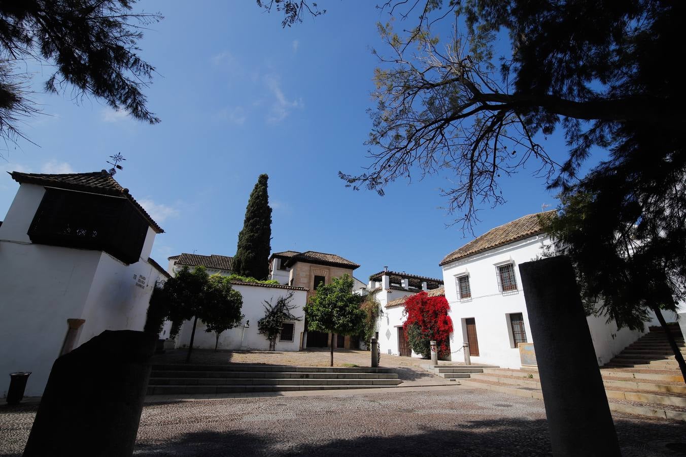 Coronavirus en Córdoba: Paseo de ausencias por las plazas