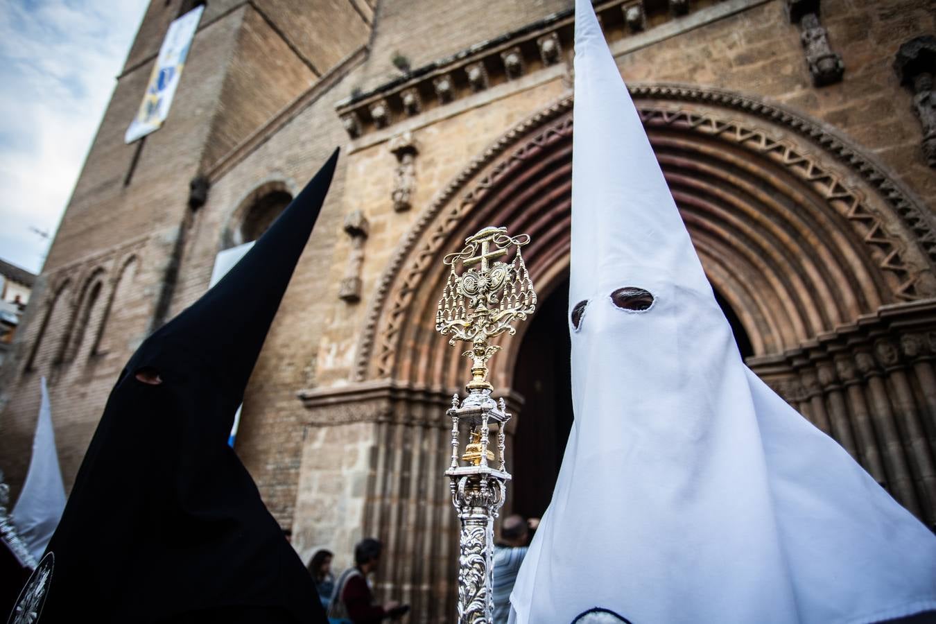 Salida de la Hermandad de la Resurrección