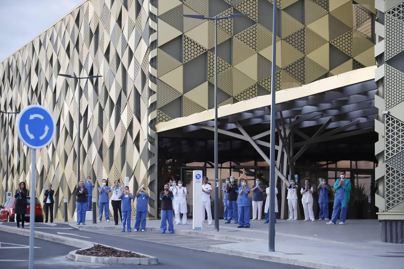 La comitiva de homenaje a los sanitarios en Córdoba, en imágenes