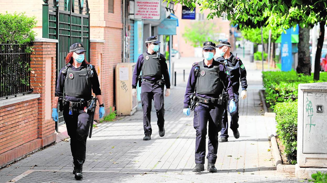 La intervención de la Policía Local de Córdoba por el coronavirus, en imágenes