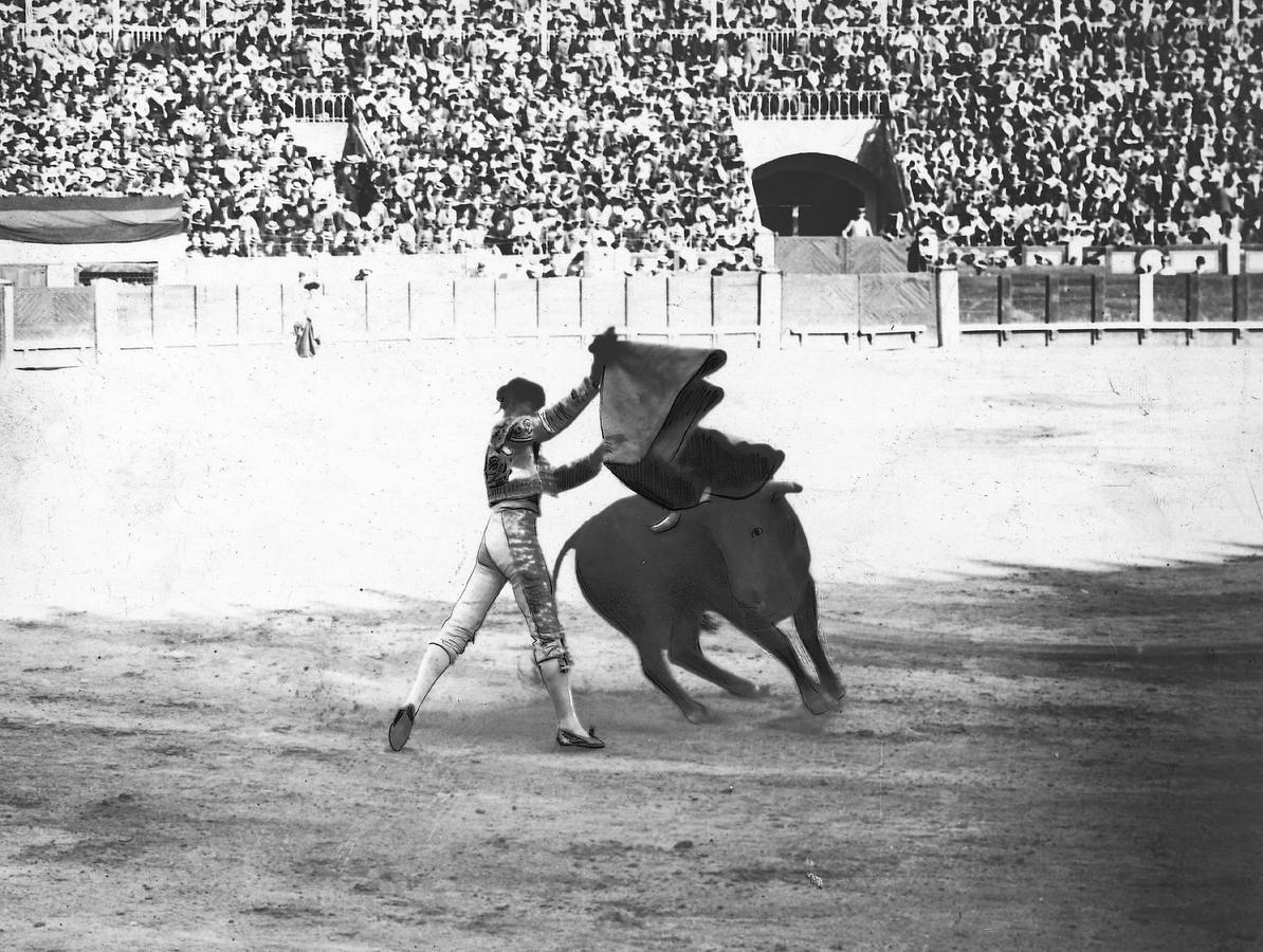Joselito «El Gallo» toreando el primer de sus siete toros en Madrid