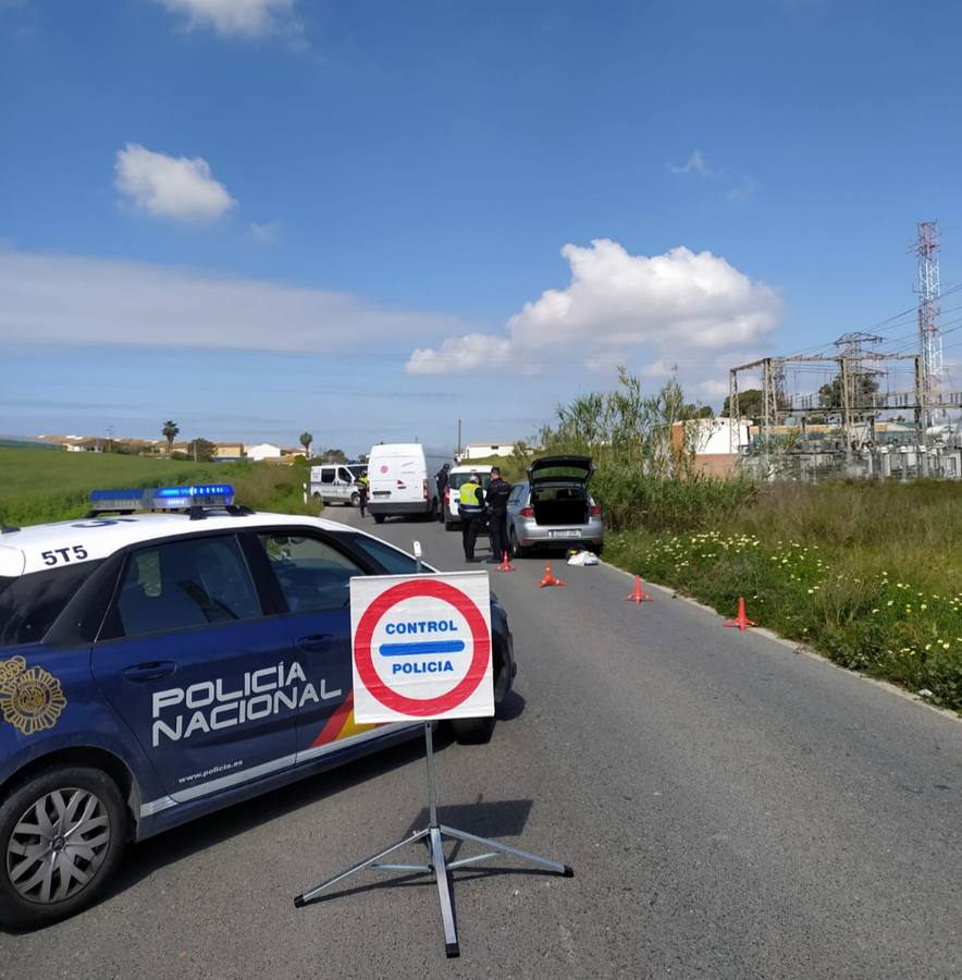 FOTOS: Controles de movilidad de la Policía Nacional en Sanlúcar