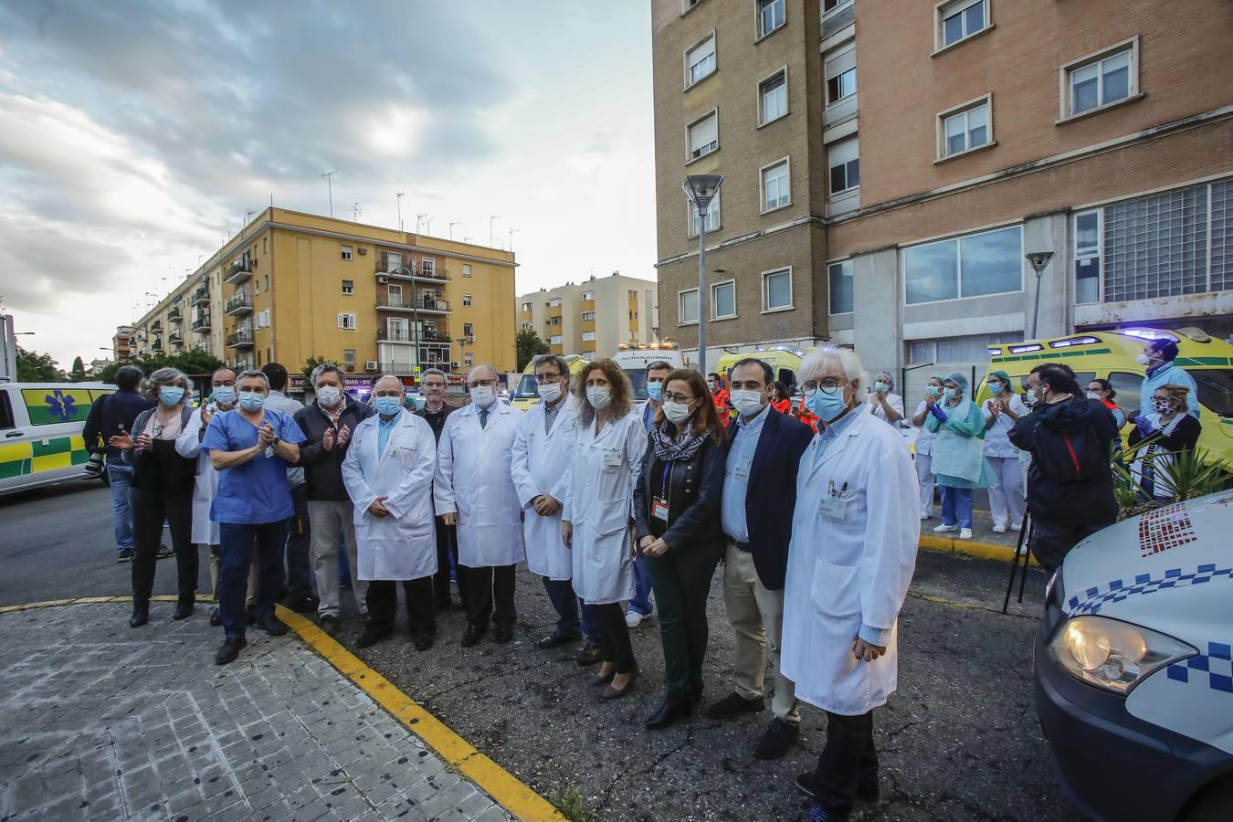 Aplausos al esfuerzo en el Hospital Virgen del Rocío