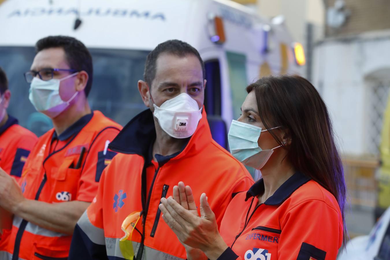 Aplausos al esfuerzo en el Hospital Virgen del Rocío