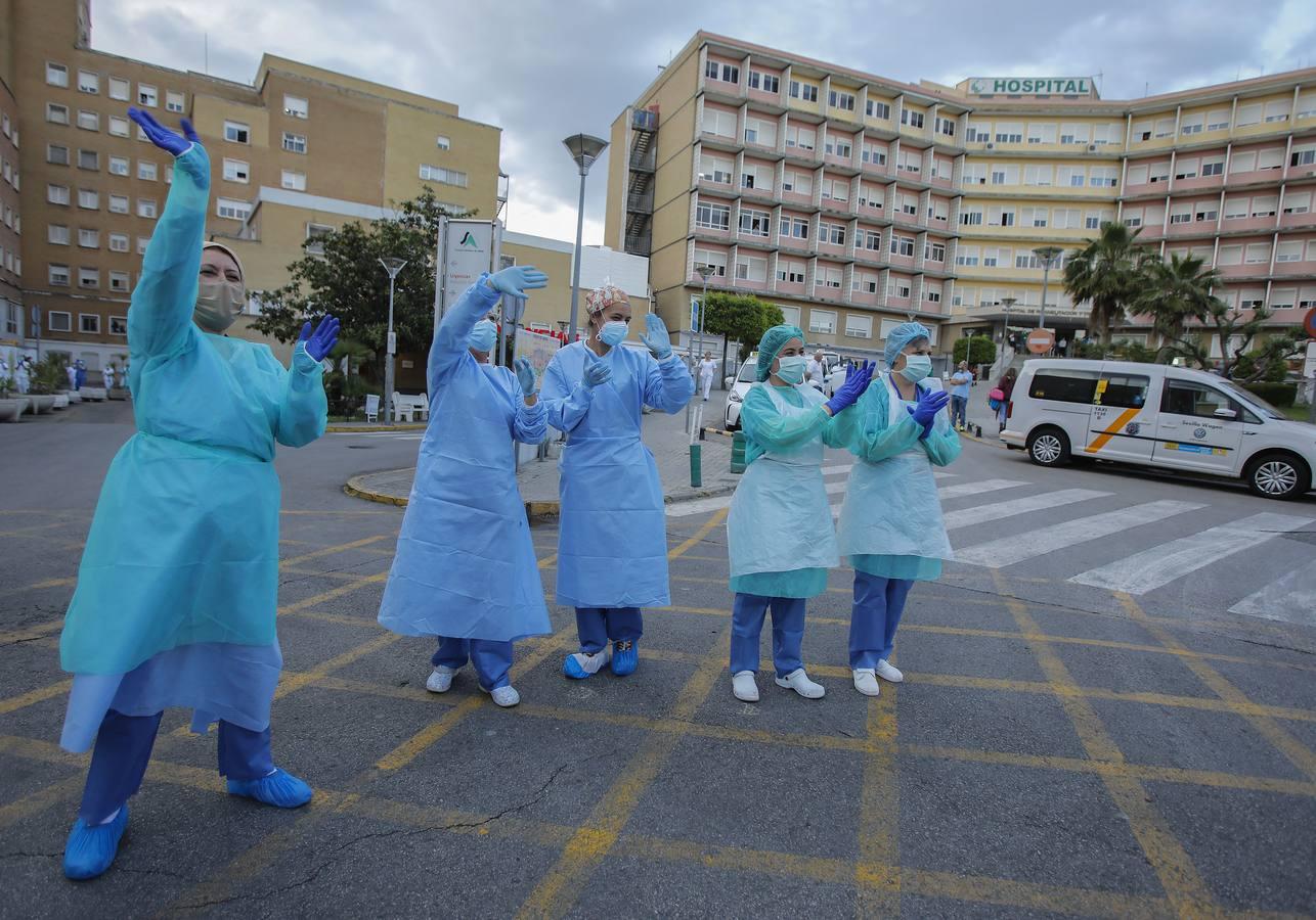 Aplausos al esfuerzo en el Hospital Virgen del Rocío