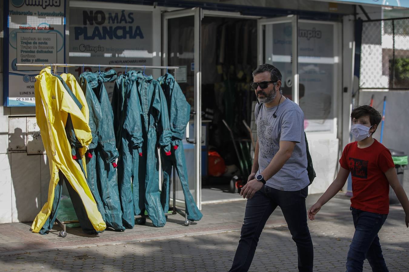 Coronavirus en Sevilla: así transcurre el confinamiento en el barrio de El Juncal