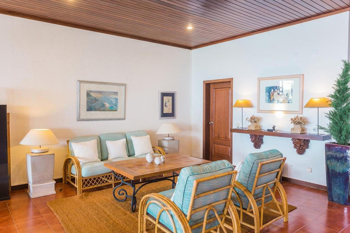 Disponible en Airbnb. Todavía no está claro hasta cuándo durará la estancia de Ronaldo en Madeira, pero según afirma la prensa italiana, puede que hasta el 24 de abril, o al menos esa es la fecha hasta la que tiene alquilada la casa (disponible en Airbnb).