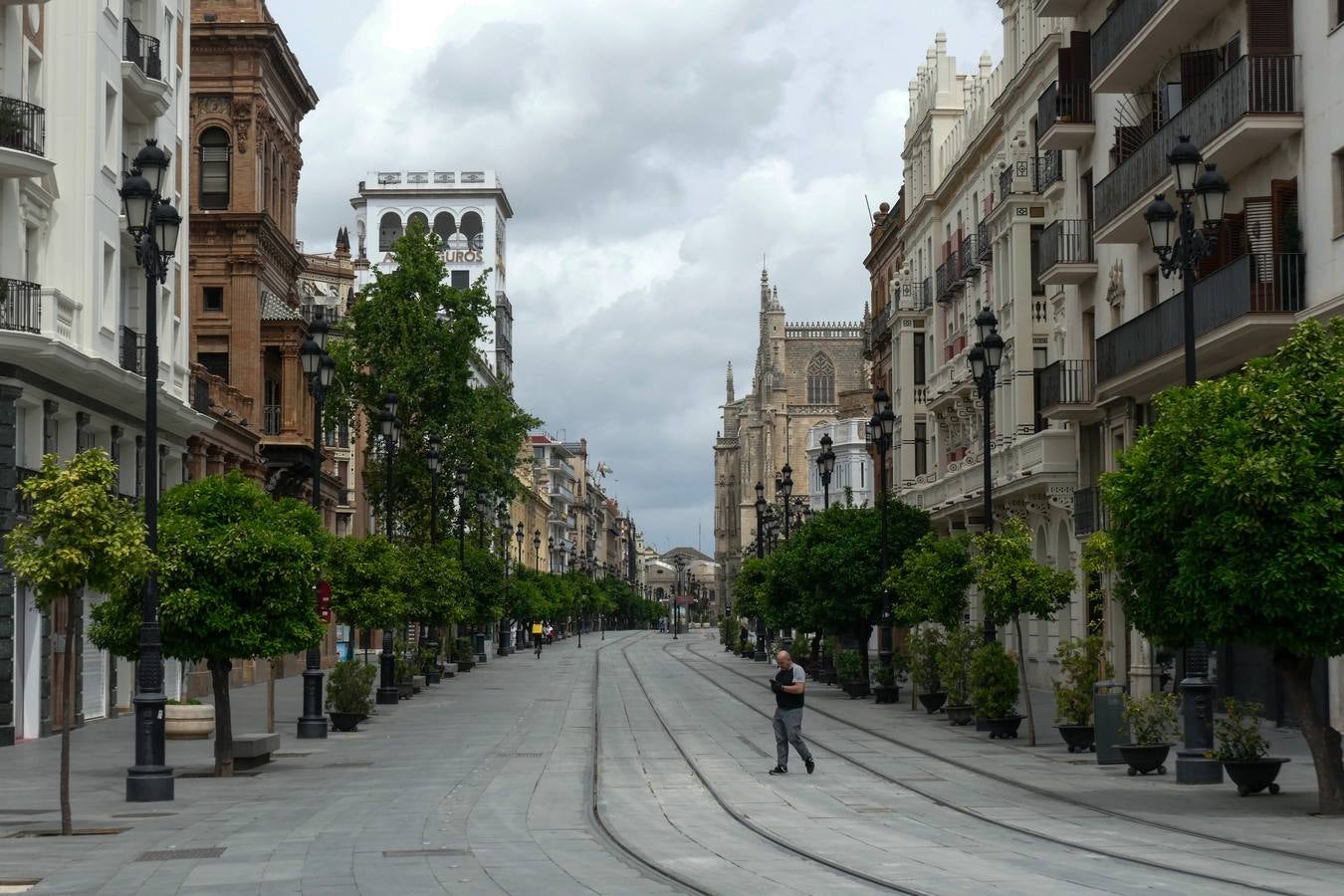 Crisis del coronavirus: Ambiente por las calles del Centro