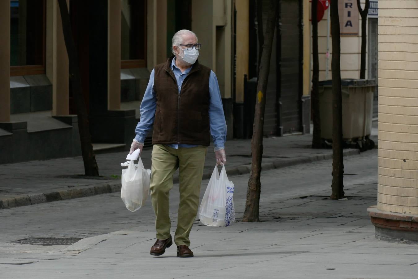 Crisis del coronavirus: Ambiente por las calles del Centro