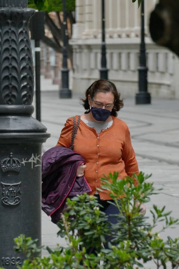 Crisis del coronavirus: Ambiente por las calles del Centro