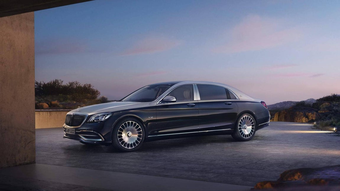 Maybach S600. Este modelo es la versión más lujosa y exclusiva del Mercedes-Benz Clase S. El modelo del marido de Hailey Baldwin pagó 175.000 euros por este modelo con motor birturbo V12 de 6 litros con una potencia de 523 caballos. Se trata de uno de los vehículos más silenciosos del mundo y cuenta con un sistema de audio Burmester.