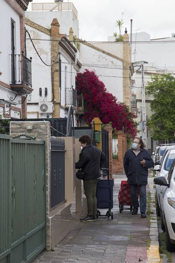 Coronavirus en Sevilla: un día del estado de alarma en la barriada del Retiro Obrero