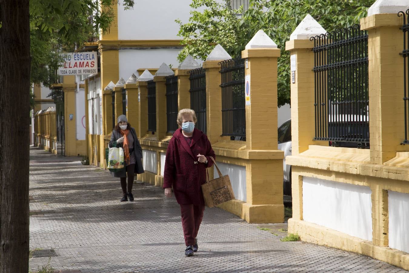 Coronavirus en Sevilla: un día del estado de alarma en la barriada del Retiro Obrero