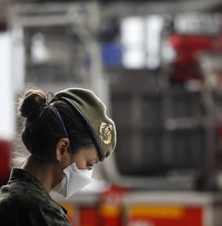 La UME imparte formación sobre prevención y control de coronavirus a los bomberos de Dos Hermanas