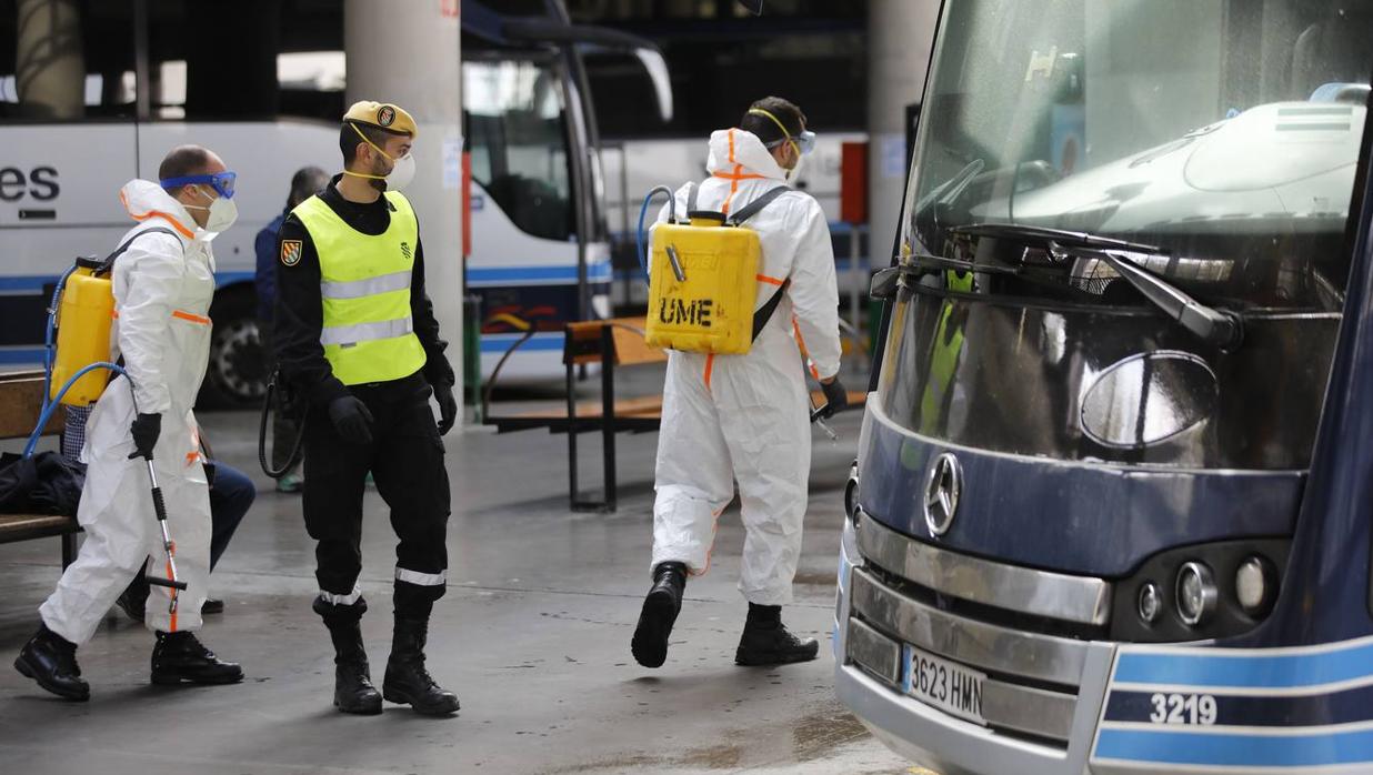 Crisis del coronavirus: Desinfección de la Plaza de Armas a cargo de la UME