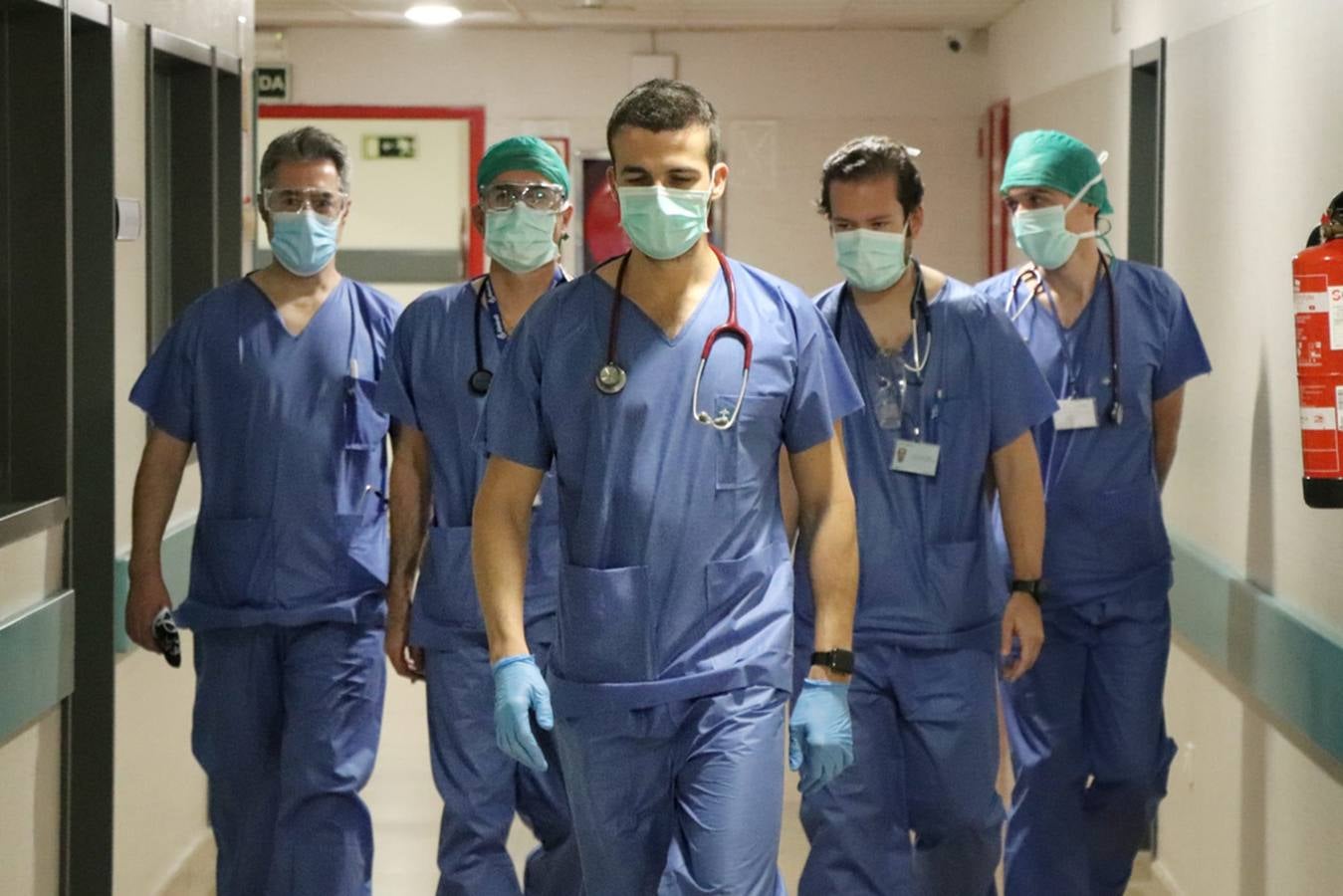 En imágenes, la crisis del Covid-19 desde los ojos de los sanitarios del Hospital Reina Sofía de Córdoba