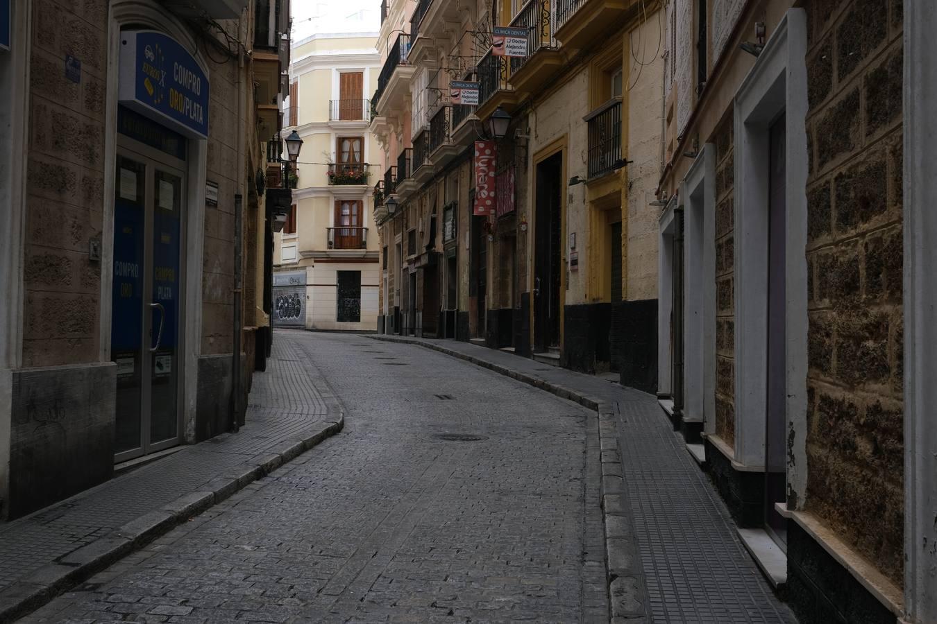 FOTOS: Así vive Cádiz el 22 de abril en estado de alarma por el coronavirus