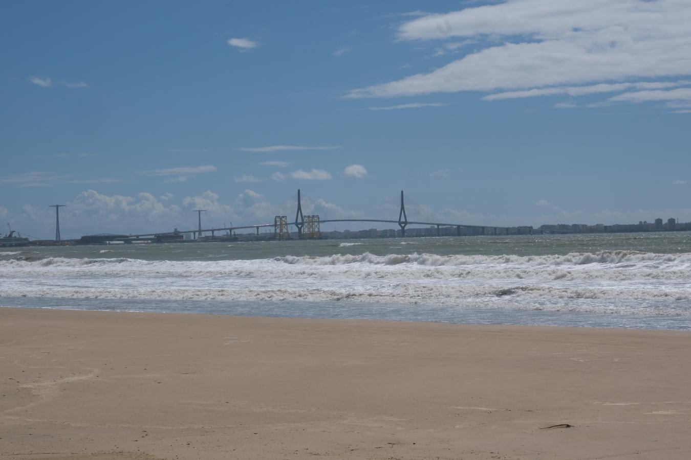 FOTOS: Las playas de Cádiz comienzan su puesta a punto para el verano