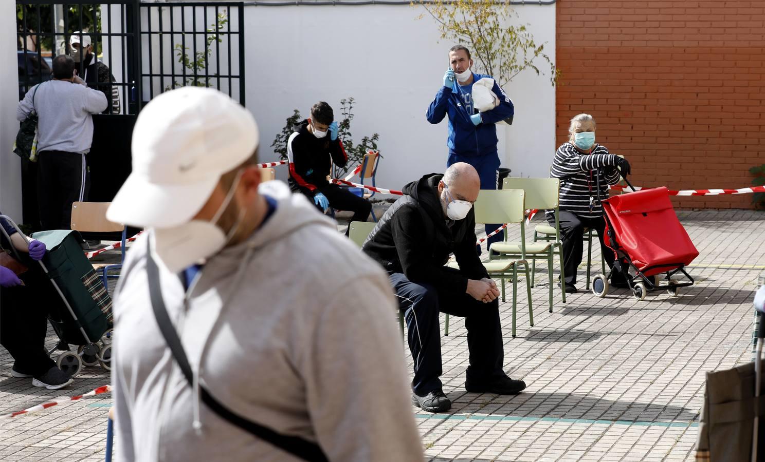 El reparto de comida de &quot;Todos por Córdoba&quot;, en imágenes