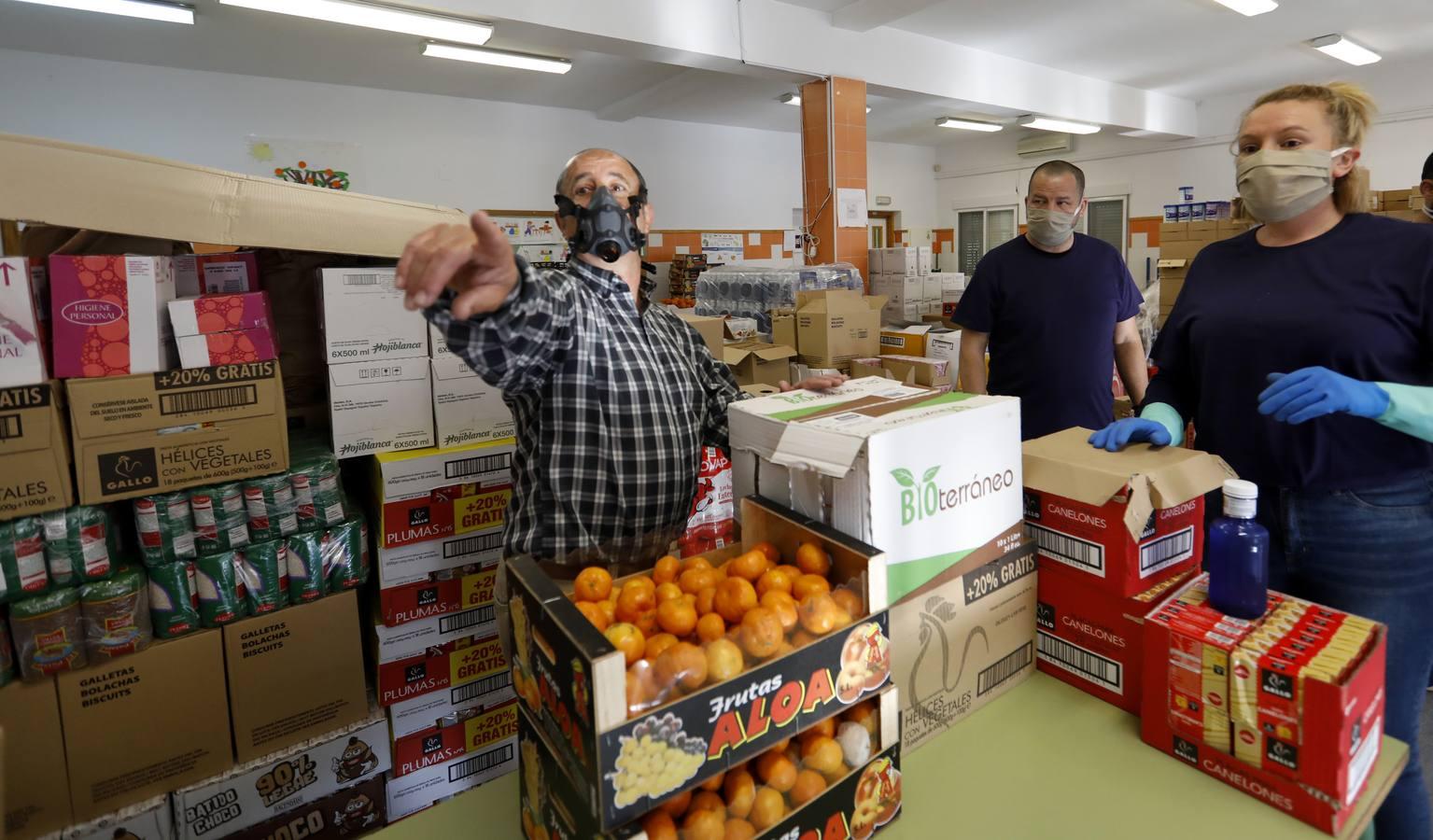 El reparto de comida de &quot;Todos por Córdoba&quot;, en imágenes