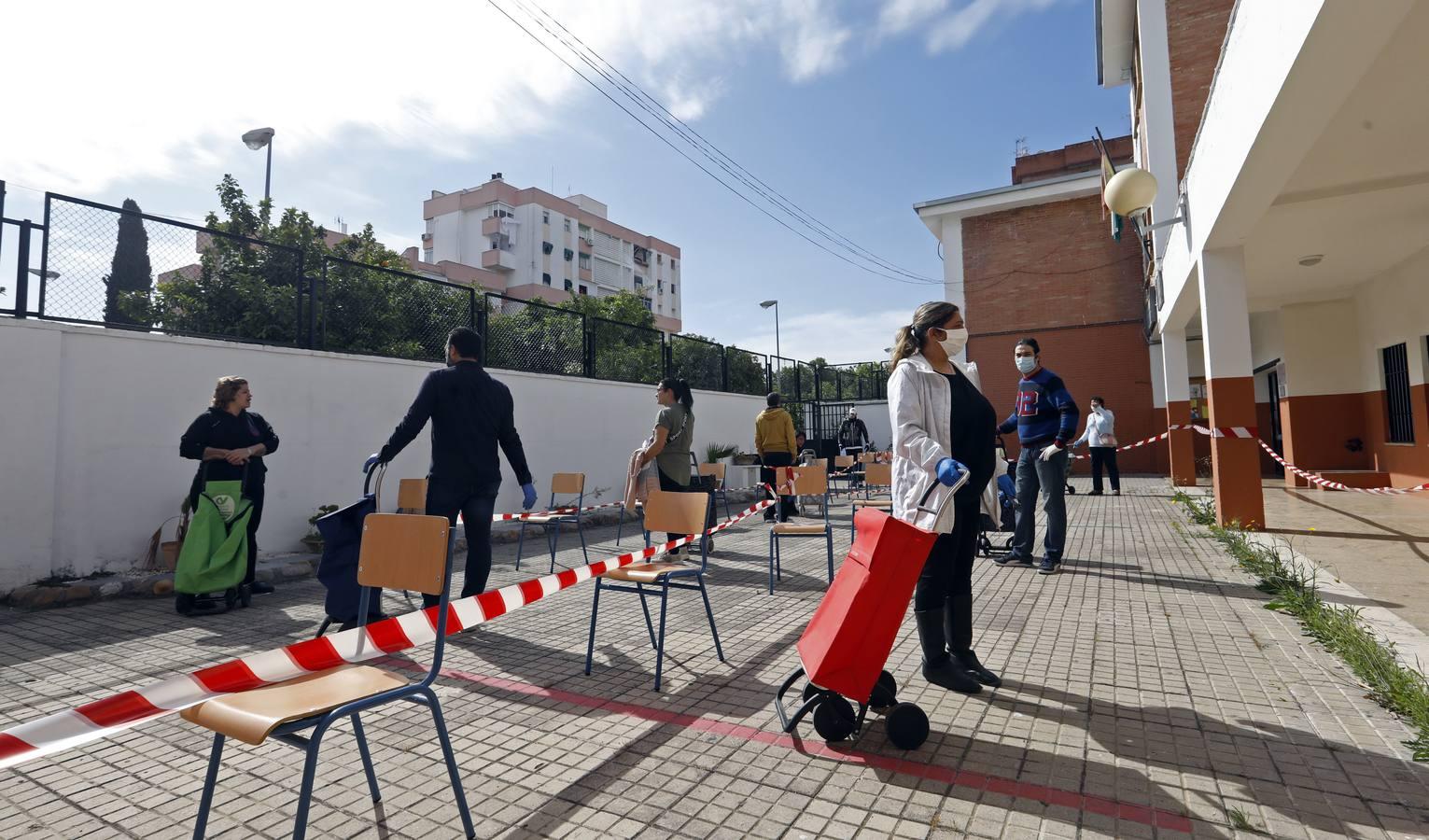 El reparto de comida de &quot;Todos por Córdoba&quot;, en imágenes