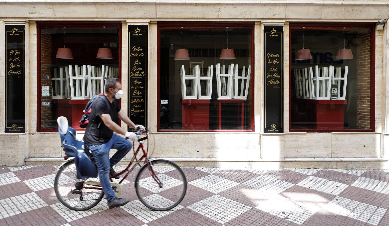 La «pandemia» de bares y restaurantes cerrados de Córdoba, en imágenes