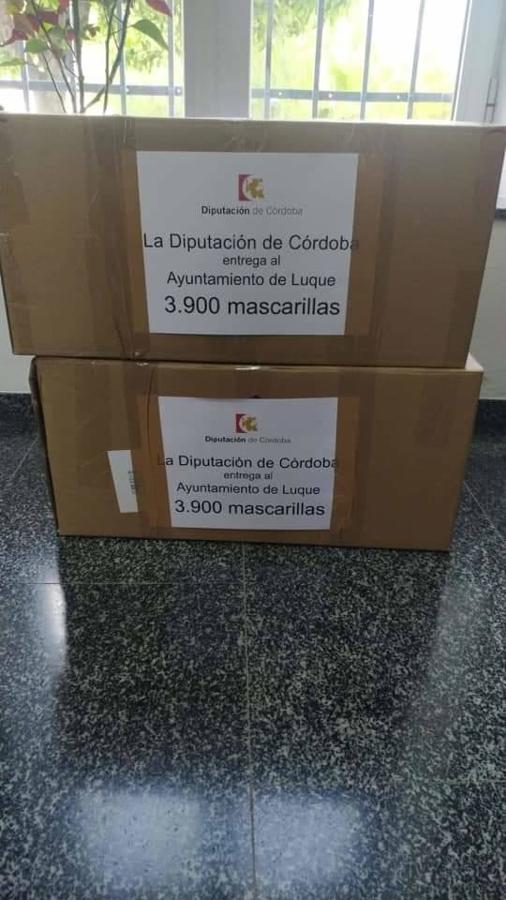 El reparto de mascarillas de la Diputación de Córdoba en los pueblos, en imágenes