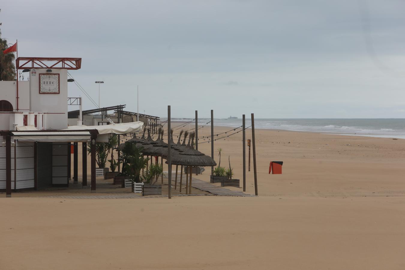 FOTOS: Así están las playas y los parques de Cádiz a unas horas de su reapertura