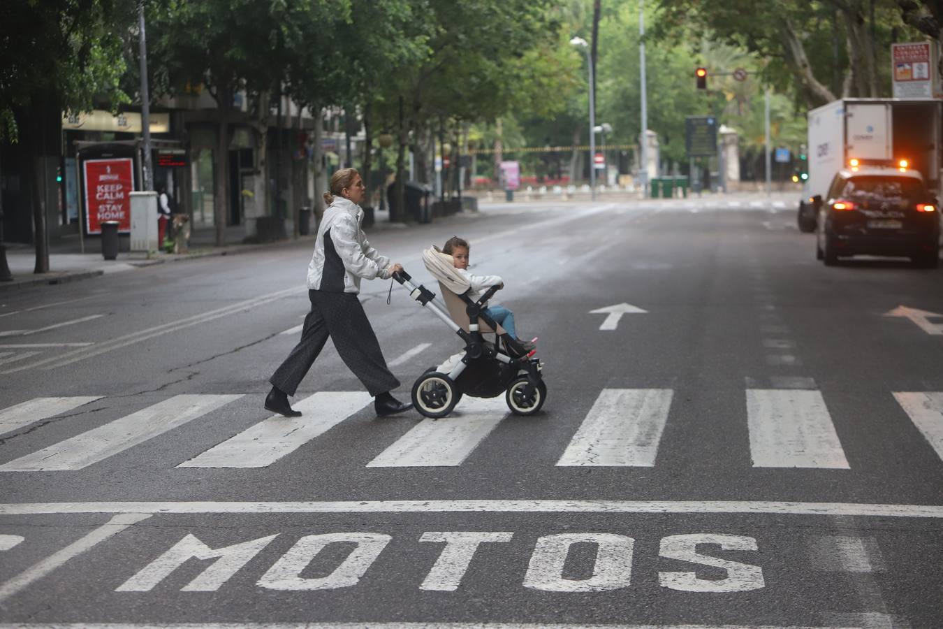 En imágenes, la primera salida de los niños a la calle en Córdoba (II)