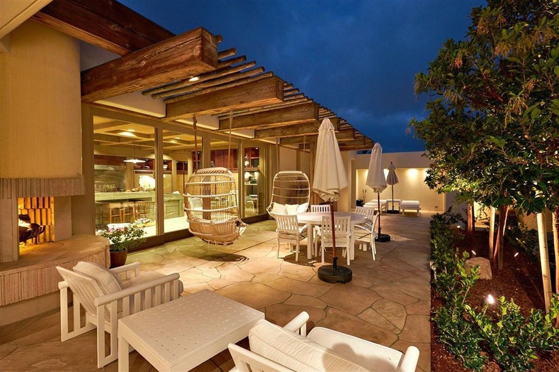 Un entorno exclusivo. La casa se encuentra en la urbanización Del Mar, una de las más fastuosas de San Diego. Construida en 1999 por el arquitecto y diseñador Ken Ronchetti, posee todas las comodidades para que pueda disfrutarla junto a su esposa Melinda y sus hijos. Como era de esperar y tratándose del fundador de Microsoft, la tecnología tiene un papel muy importante y toda la residencia cuenta con un desarrollado sistema de seguridad y digitalización.