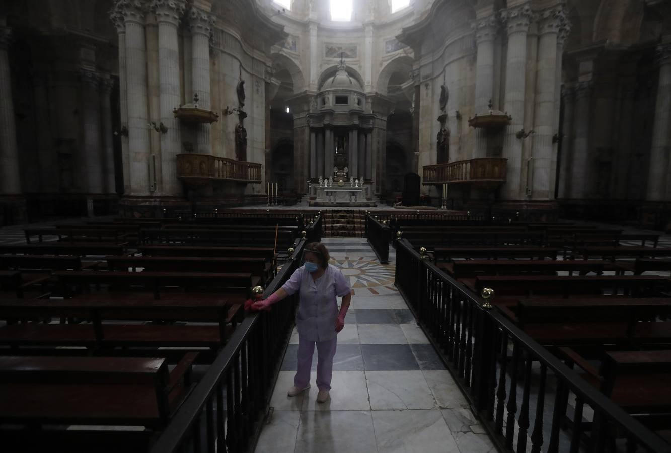 La Catedral de Cádiz sigue las recomendaciones de limpieza ante el coronavirus