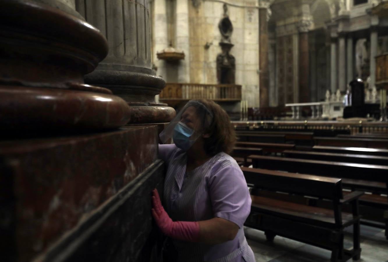 La Catedral de Cádiz sigue las recomendaciones de limpieza ante el coronavirus