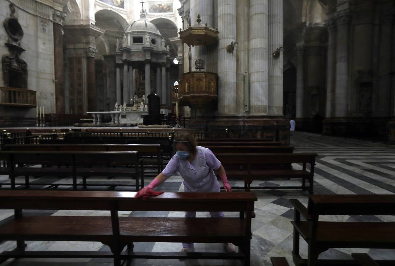 La Catedral de Cádiz sigue las recomendaciones de limpieza ante el coronavirus