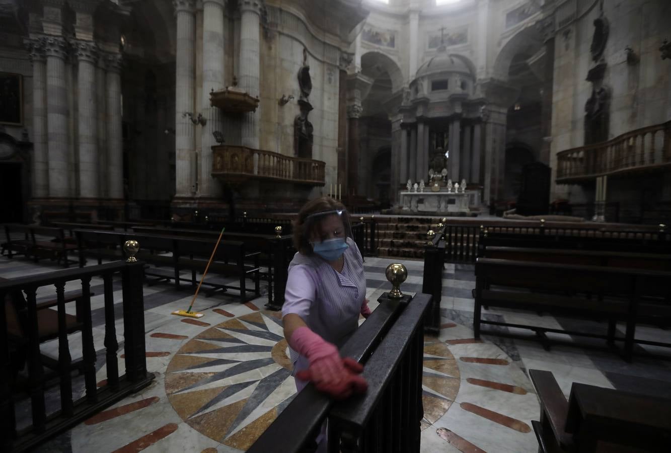 La Catedral de Cádiz sigue las recomendaciones de limpieza ante el coronavirus