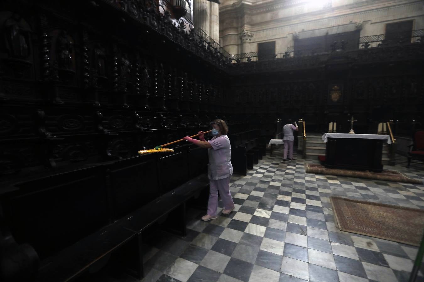 La Catedral de Cádiz sigue las recomendaciones de limpieza ante el coronavirus