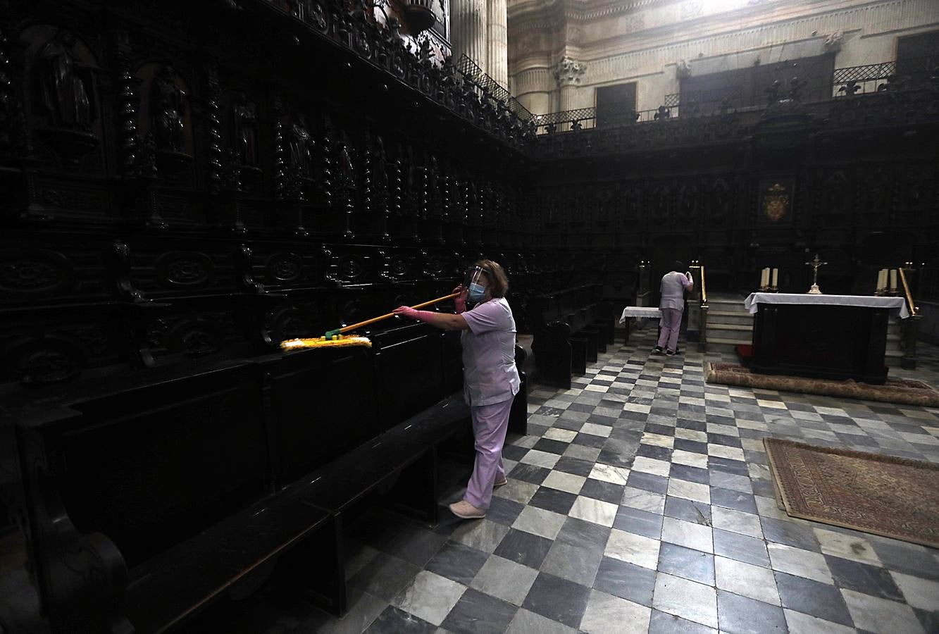 La Catedral de Cádiz sigue las recomendaciones de limpieza ante el coronavirus