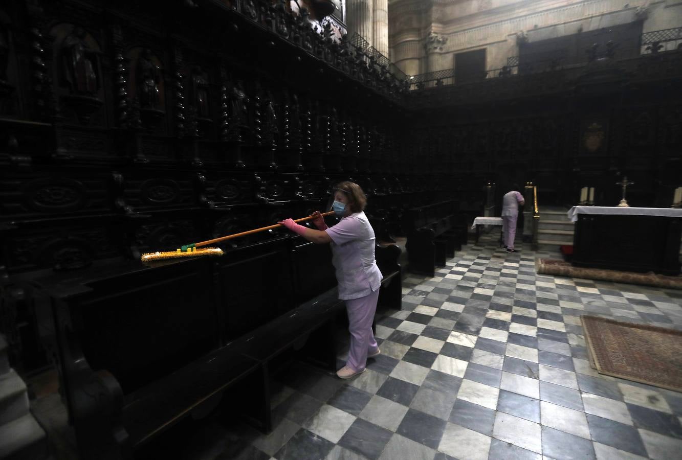 La Catedral de Cádiz sigue las recomendaciones de limpieza ante el coronavirus