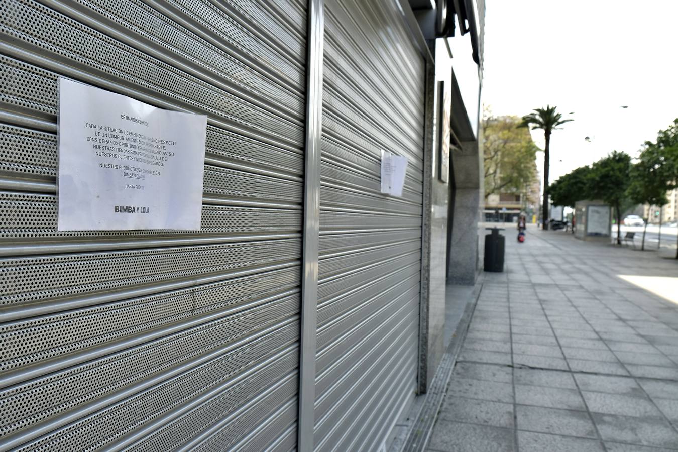 Desolación en las calles comerciales de Sevilla a la espera de la vuelta de actividad