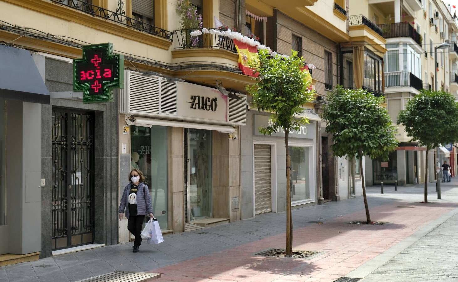 Desolación en las calles comerciales de Sevilla a la espera de la vuelta de actividad